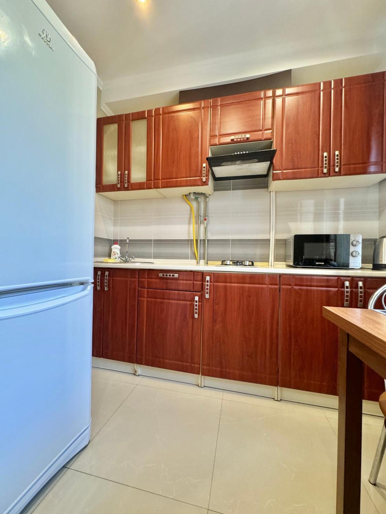 Apartpoltava світлі та стильні в центрі полтави біля театру гоголя, цум, банківський чек Apartment Poltawa